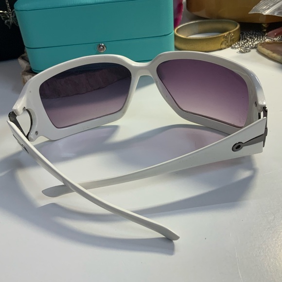 Sunglasses - Picture 2 of 4